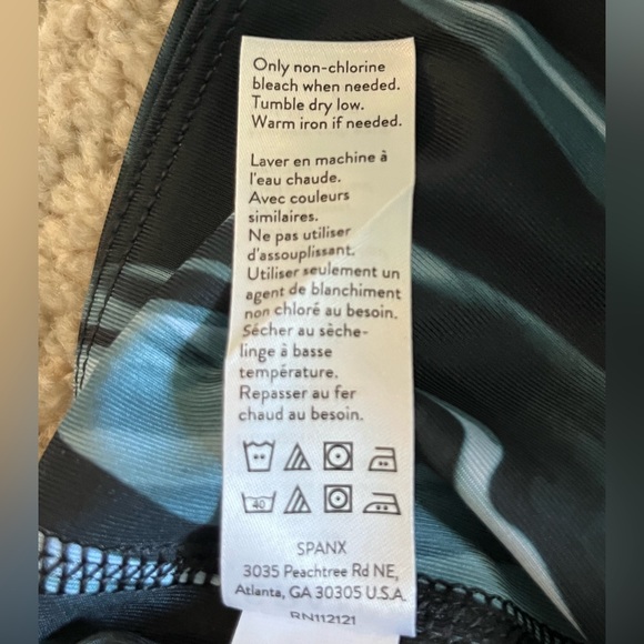 NWT SPANX XS Blue Marble Swirl Leggings High Rise 7/8 Booty Boost 🍑 - Picture 9 of 10